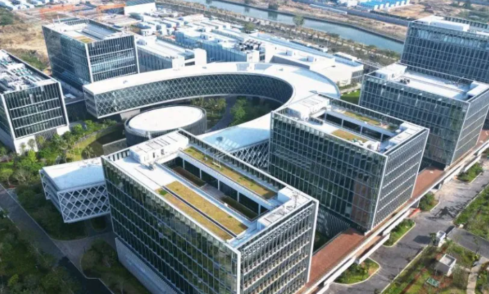 青岛企业官网建设：定制化解决方案与行业应用案例解析